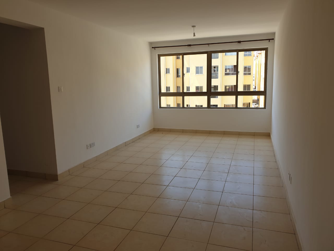 Spacious 3 Bed Master En-suite Apartment; Greatwall Gardens 